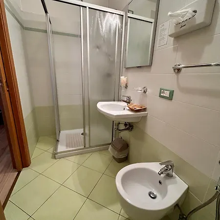 Hotel Centrale Hotell 3*