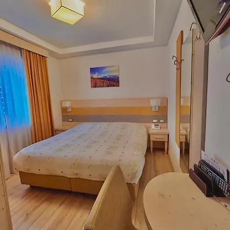 Hotel Centrale Hotell 3*